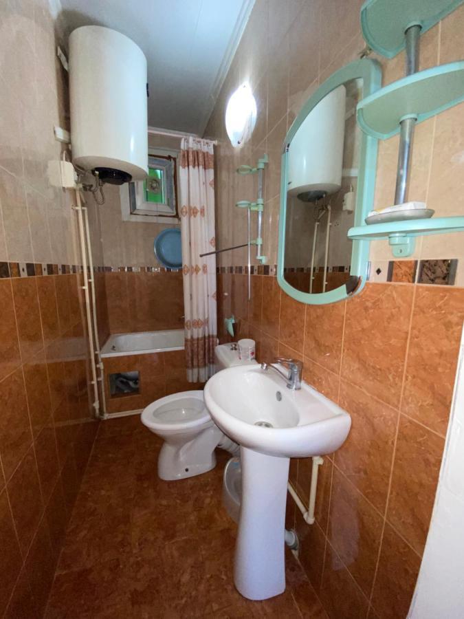 Семейный Дворик Sukhumi Esterno foto
